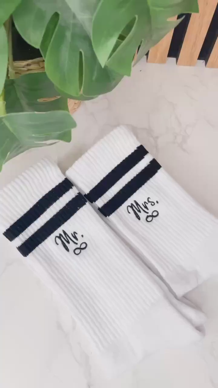 Personalisierte Hochzeitssocken – Mr. & Mrs. mit Wunschname